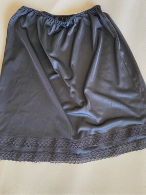Black Half Slip with Double Layering Lace Hem S